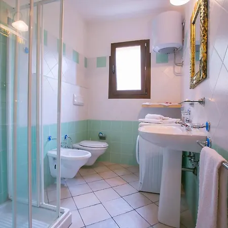 Sleeps 4 Air Con *