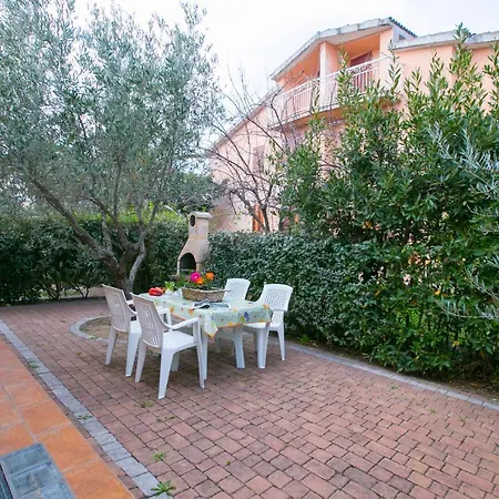 Appartement Sleeps 4 Air Con Budoni