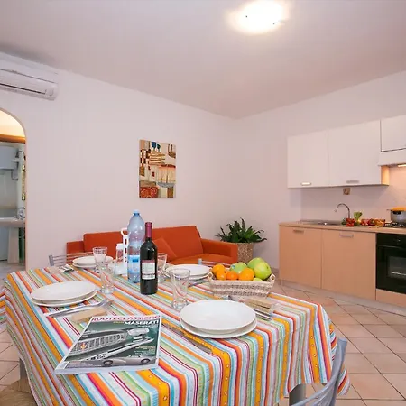 Appartement Sleeps 4 Air Con